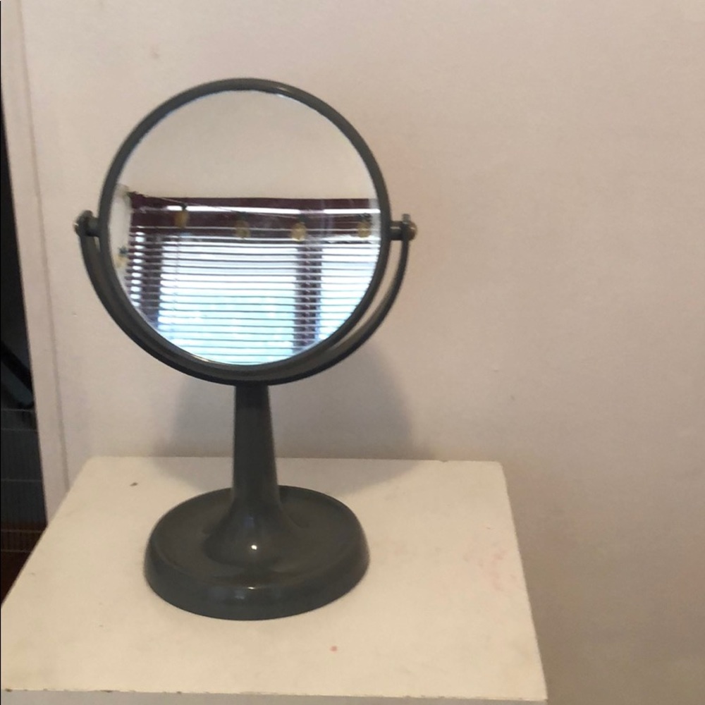 BOGO Gray swivel mirror